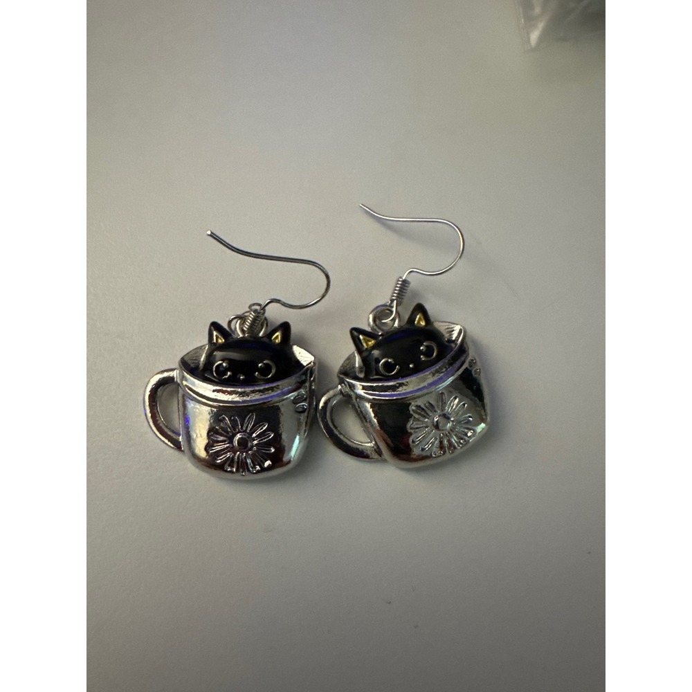 Cute Black Cat in Teacup Dangle Earrings Silver Tone Flower Design‎